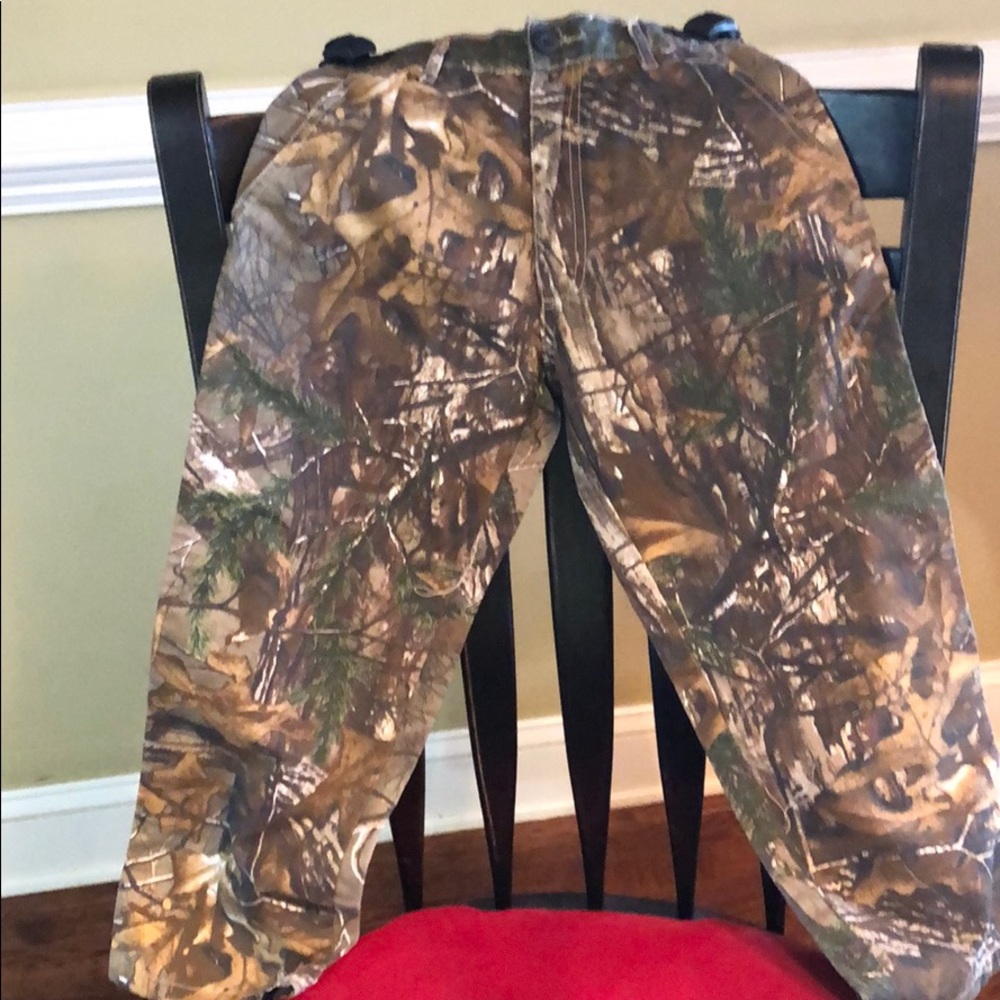 Camo youth pants with adjustable sides